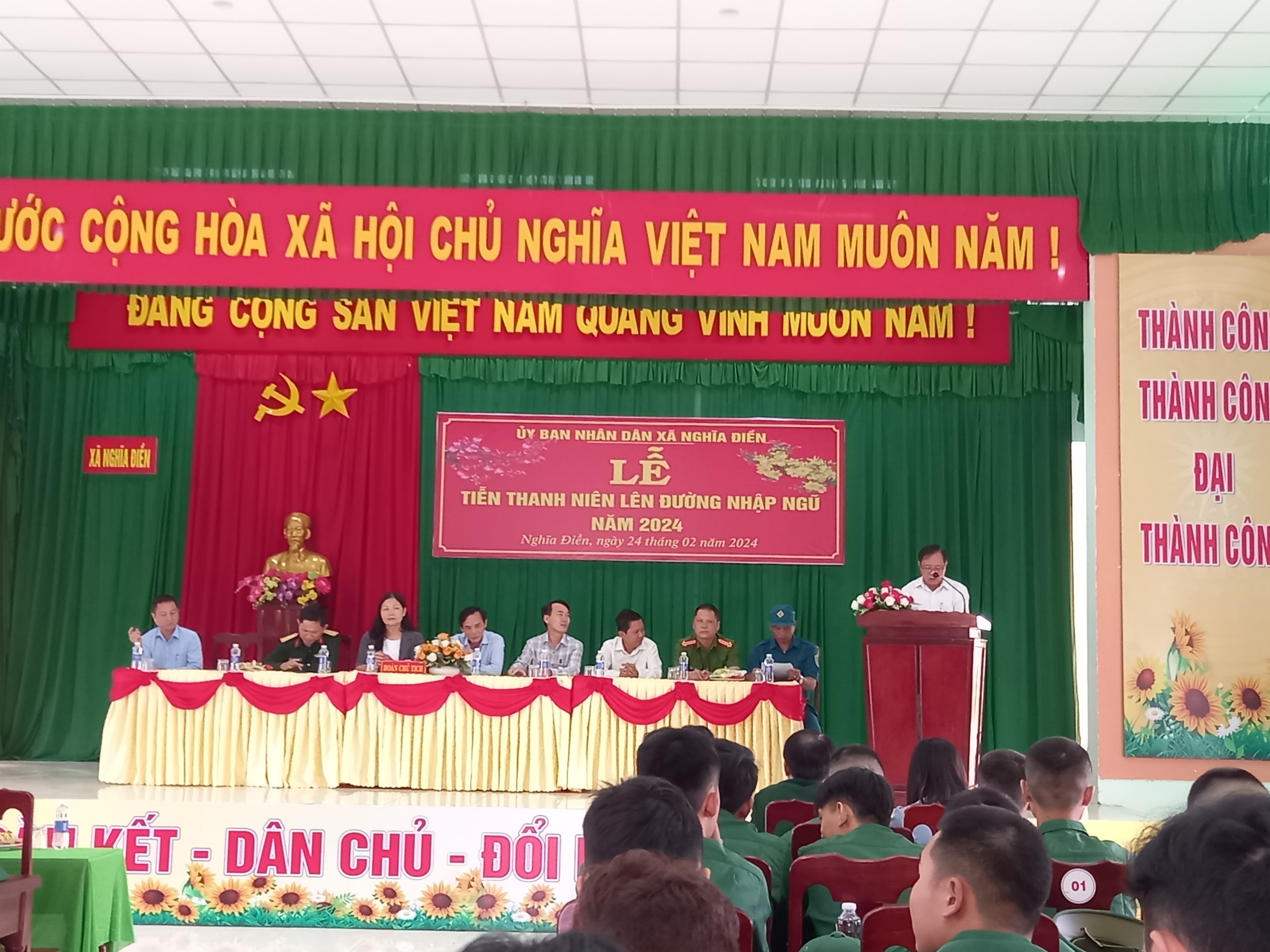 Đồng chí Nguyễn Quang Lâm - Phó Bí thư Đảng ủy - Chủ tịch UBND xã Nghĩa Điền phát biểu